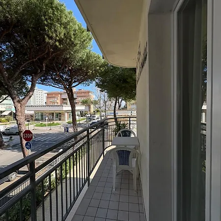 Bianca Orchidea Riccione